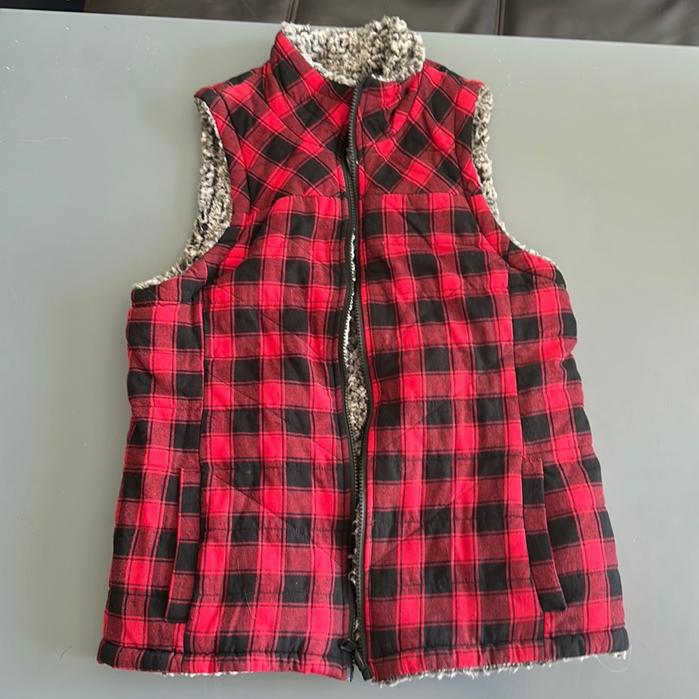 Reversible plaid/fur zip vest, size S